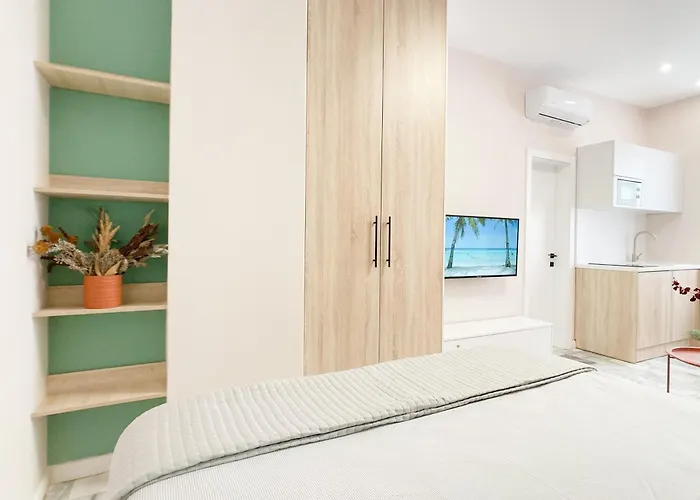 Апартаменты By The Sea - Hbs *